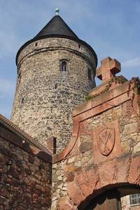 Bergfried mit Dorfkirche Hohenthurm