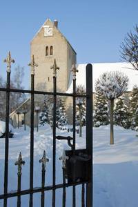 Dorfkirche Zwebendorf im Winter