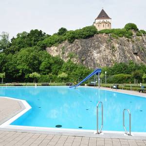 Das Landsberger Felsenbad vor idyllischer Kulisse