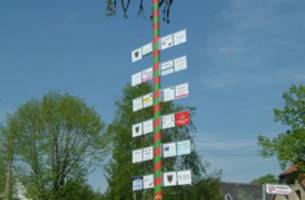 maibaumsetzen niemberg