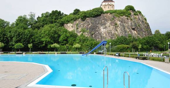 Das Landsberger Felsenbad vor idyllischer Kulisse